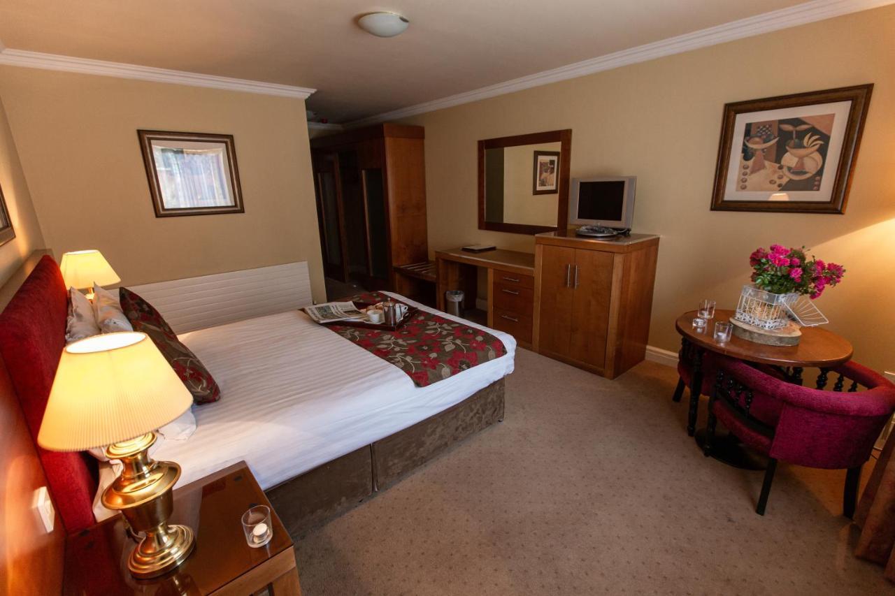 Hamlet Court Hotel
